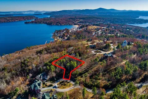 51 Commanders Helm Road Laconia NH 03246