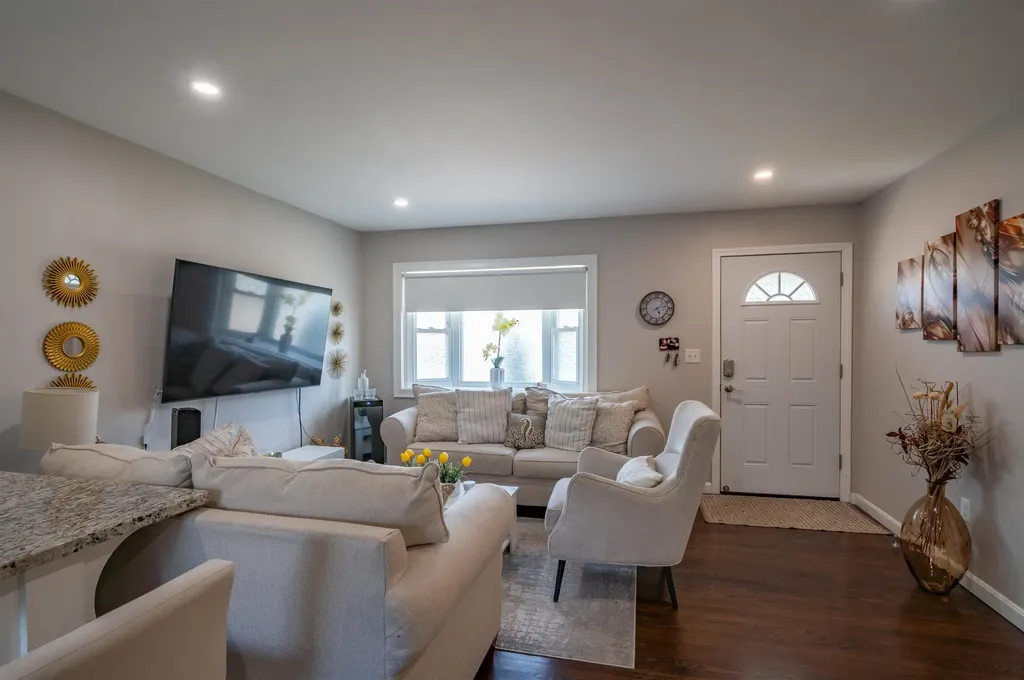 52 Watson Street Nashua NH 03064