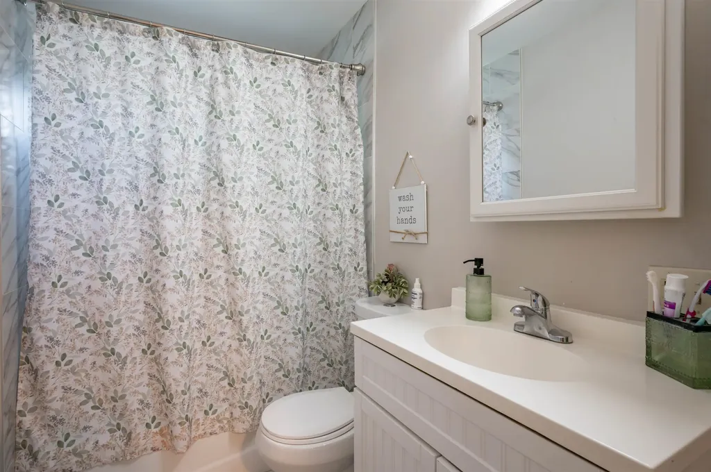 52 Watson Street Nashua NH 03064