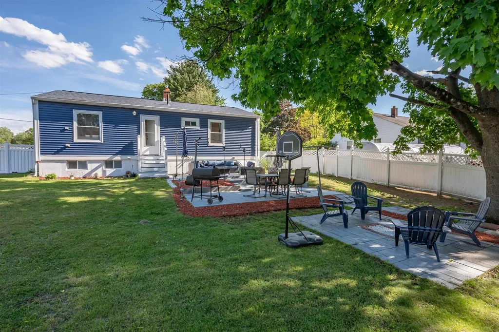 52 Watson Street Nashua NH 03064