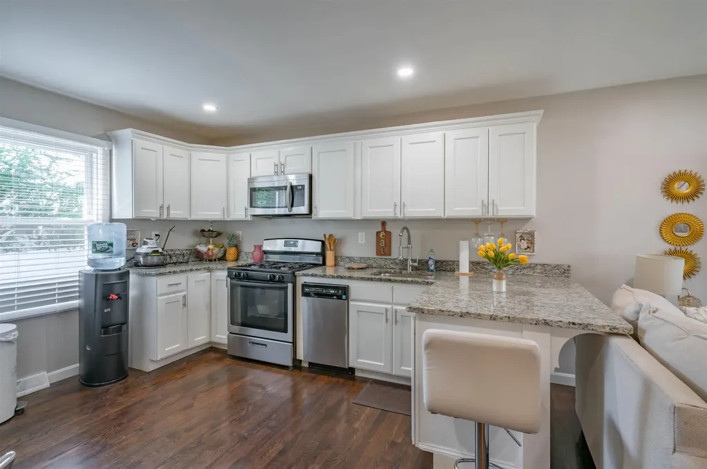 52 Watson Street Nashua NH 03064