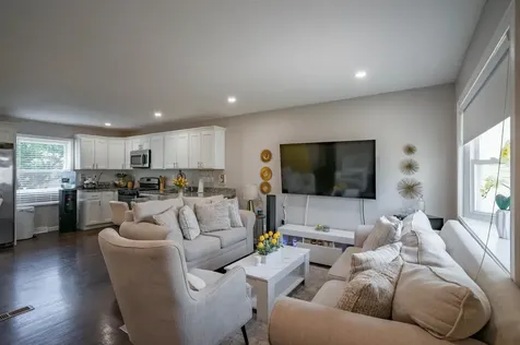 52 Watson Street Nashua NH 03064