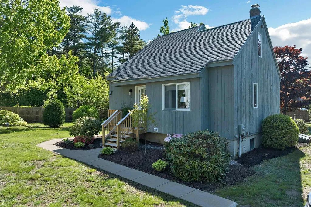 6 Cumberland Road Gilford NH 03249