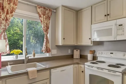 6 Cumberland Road Gilford NH 03249