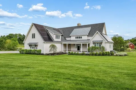 1 Cobtail Way Bedford NH 03110