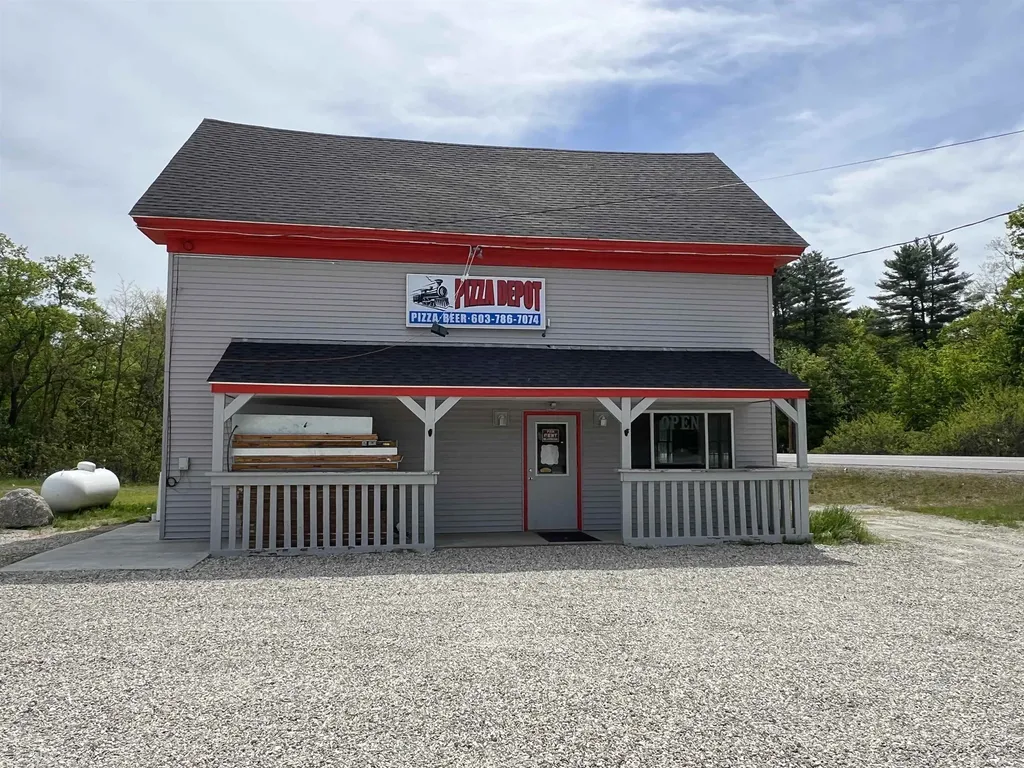 2 School Street Rumney NH 03266