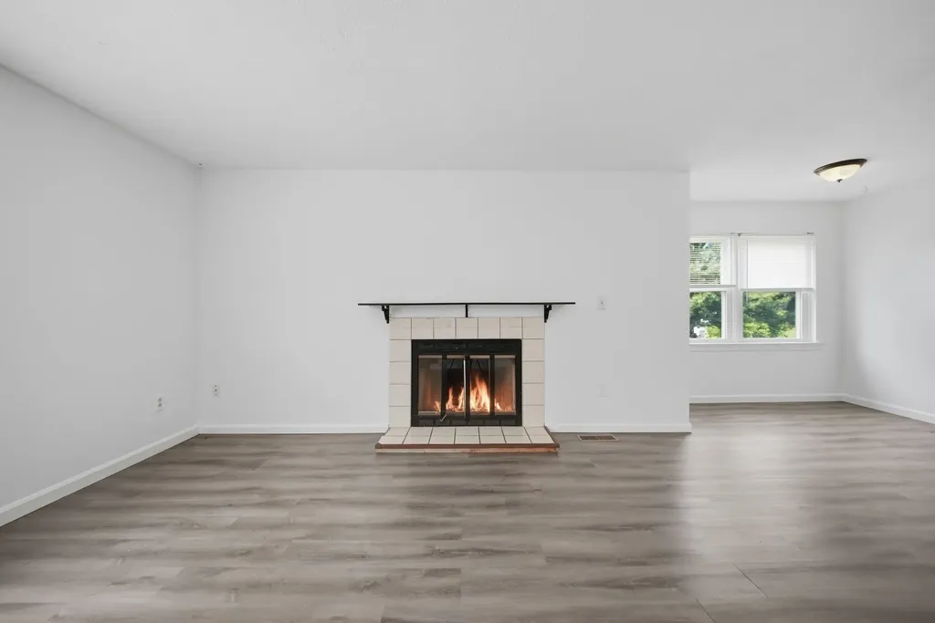 16 Shoalcreek Road Hudson NH 03051