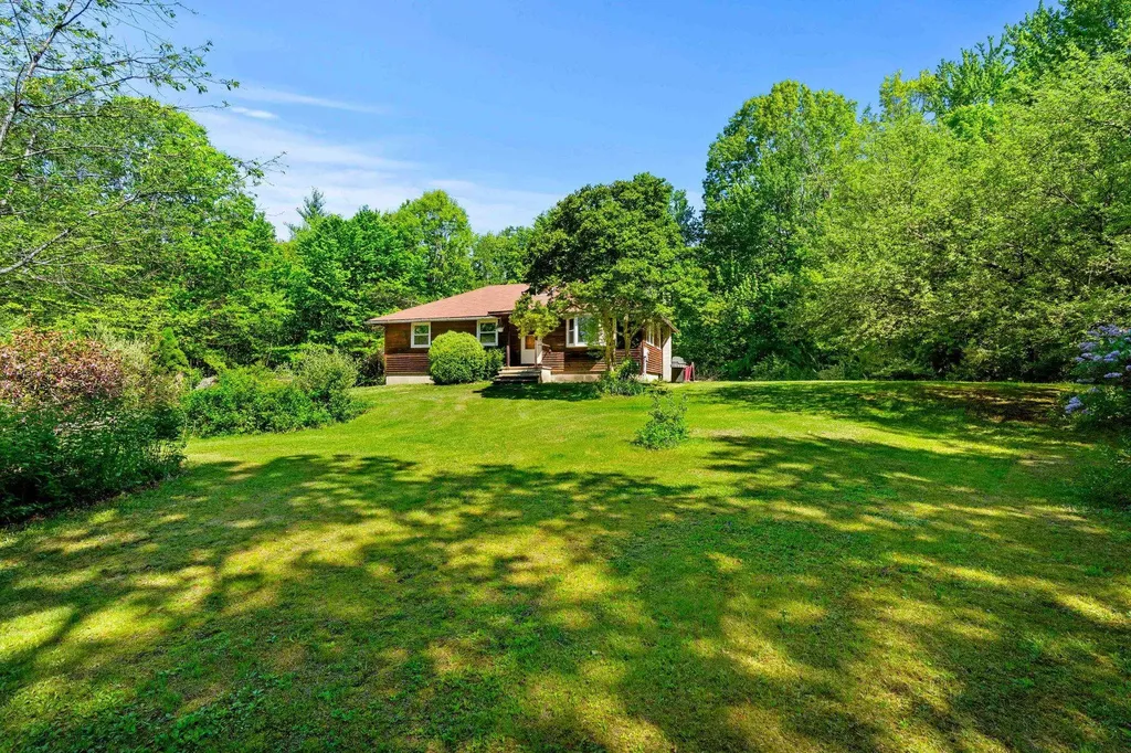 9 Bridle Road Antrim NH 03440
