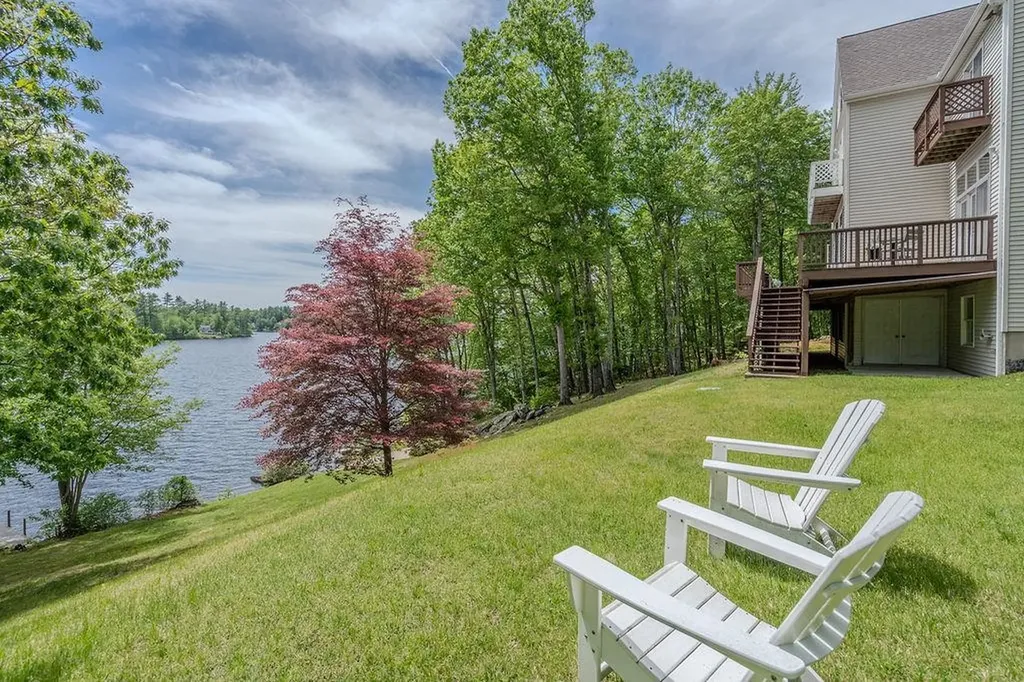 30 Stillwater Way Barrington NH 03825