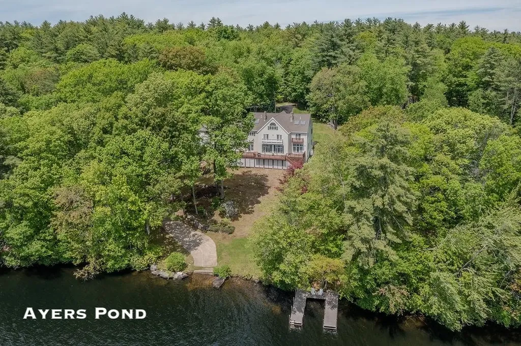 30 Stillwater Way Barrington NH 03825