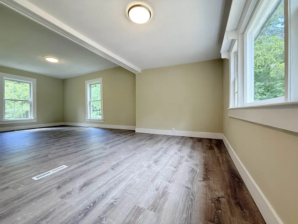 19 Depot Road Kingston NH 03848