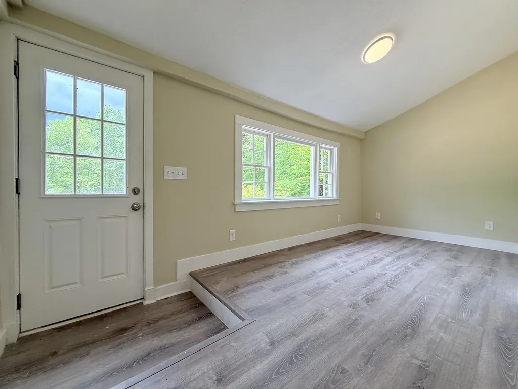 19 Depot Road Kingston NH 03848