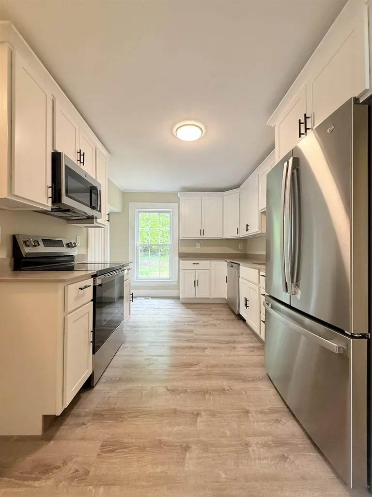 19 Depot Road Kingston NH 03848
