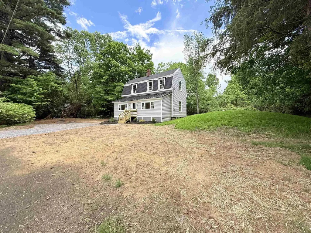 19 Depot Road Kingston NH 03848