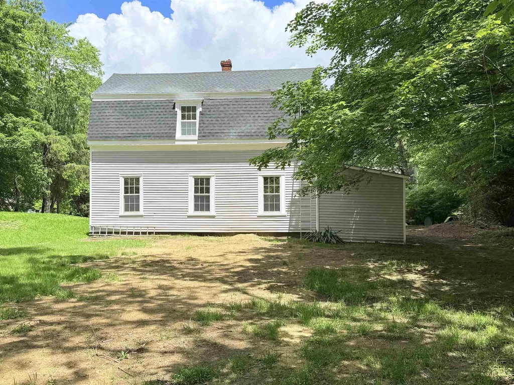 19 Depot Road Kingston NH 03848