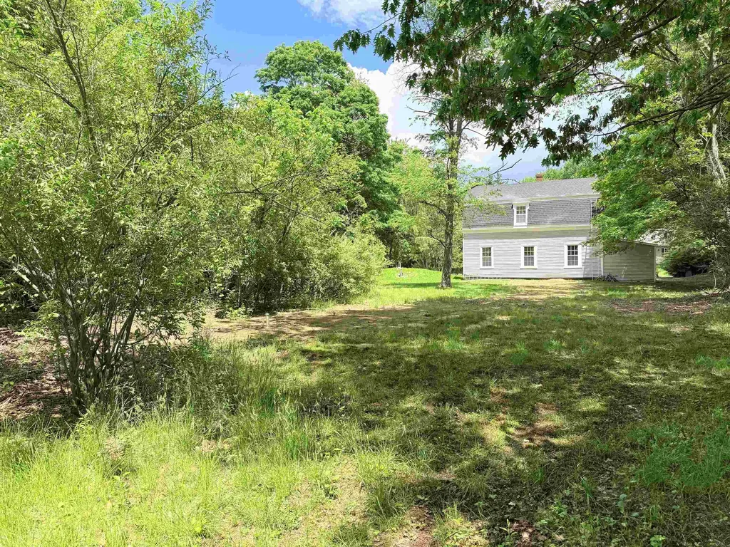 19 Depot Road Kingston NH 03848