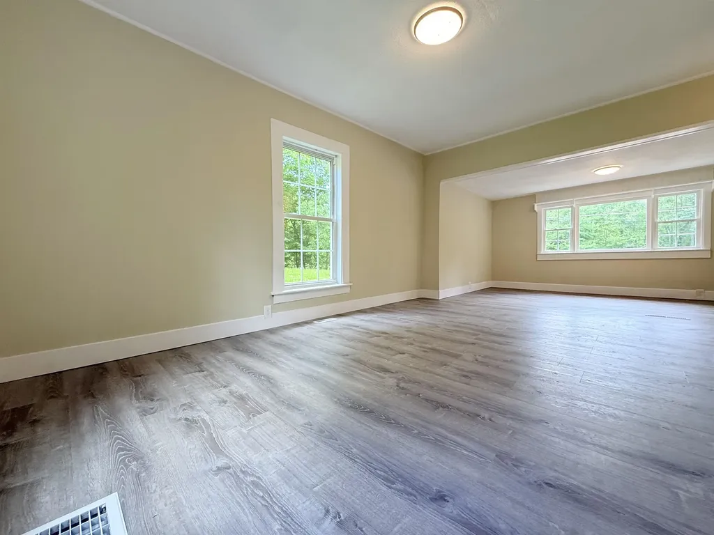 19 Depot Road Kingston NH 03848
