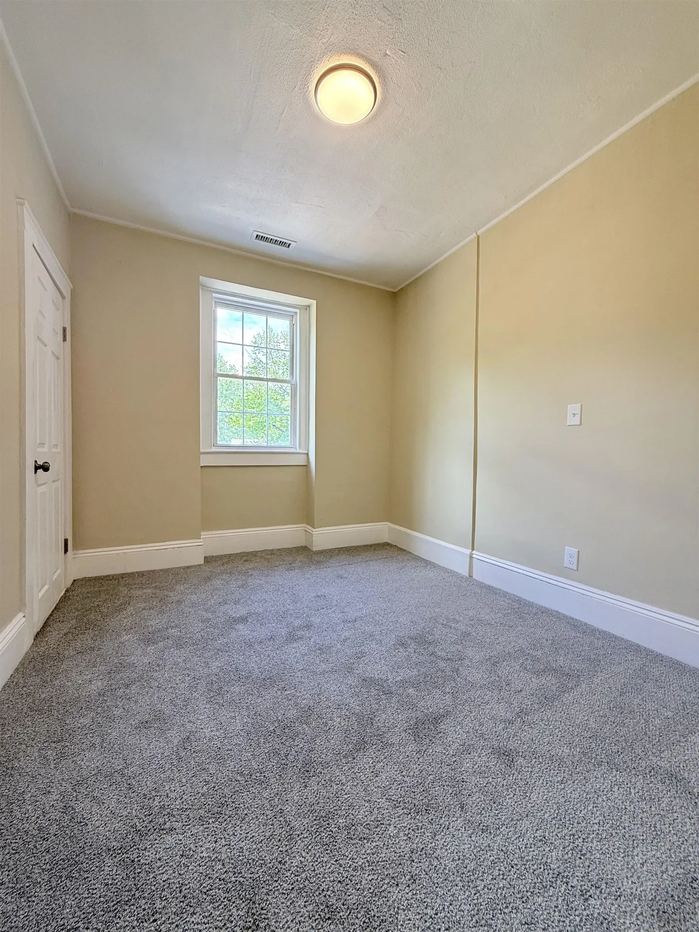 19 Depot Road Kingston NH 03848