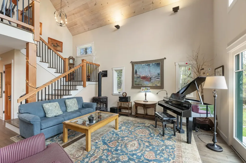 11 Dunsinane Drive Lebanon NH 03766