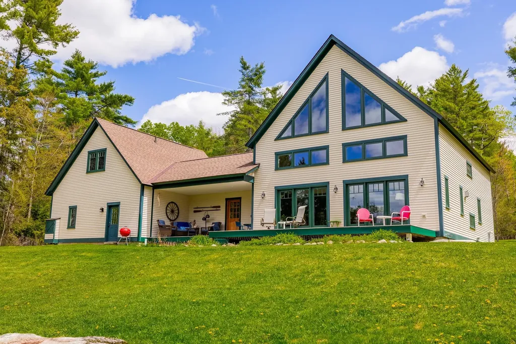 11 Dunsinane Drive Lebanon NH 03766