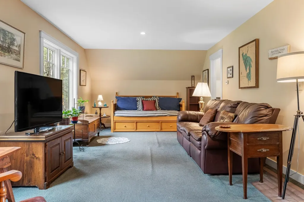 11 Dunsinane Drive Lebanon NH 03766