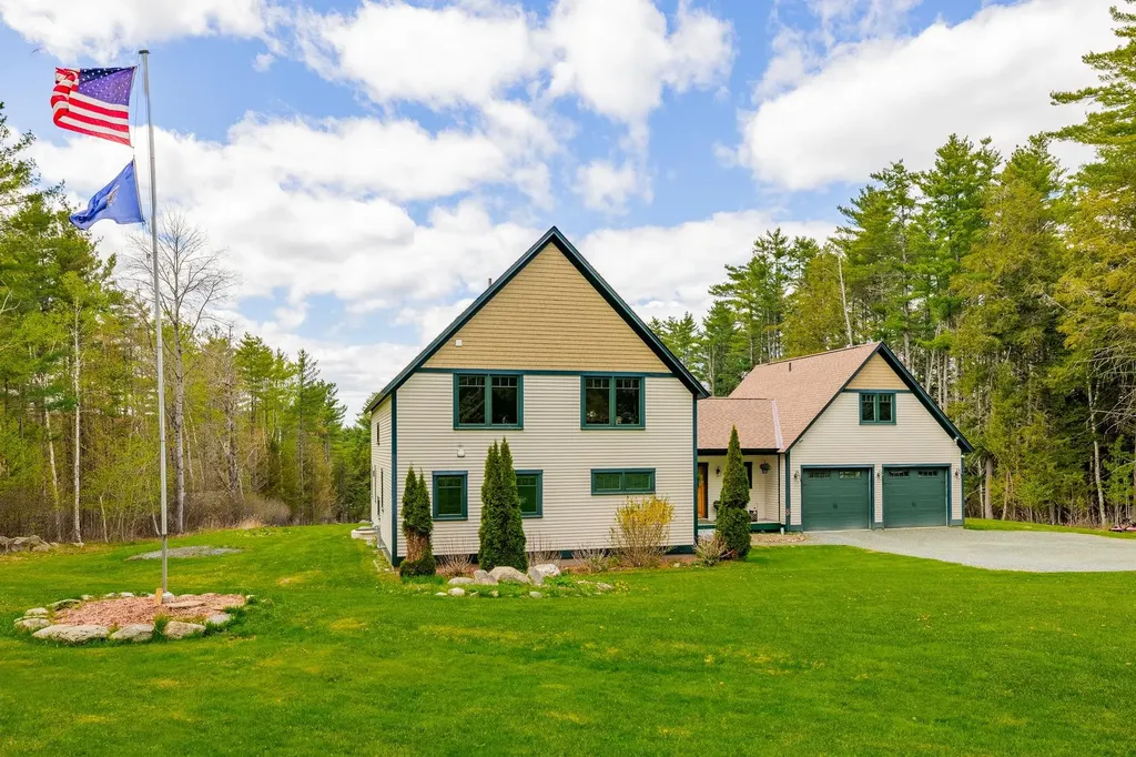 11 Dunsinane Drive Lebanon NH 03766