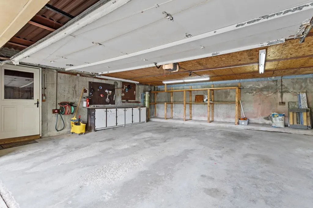 33 High Ridge Road Manchester NH 03104