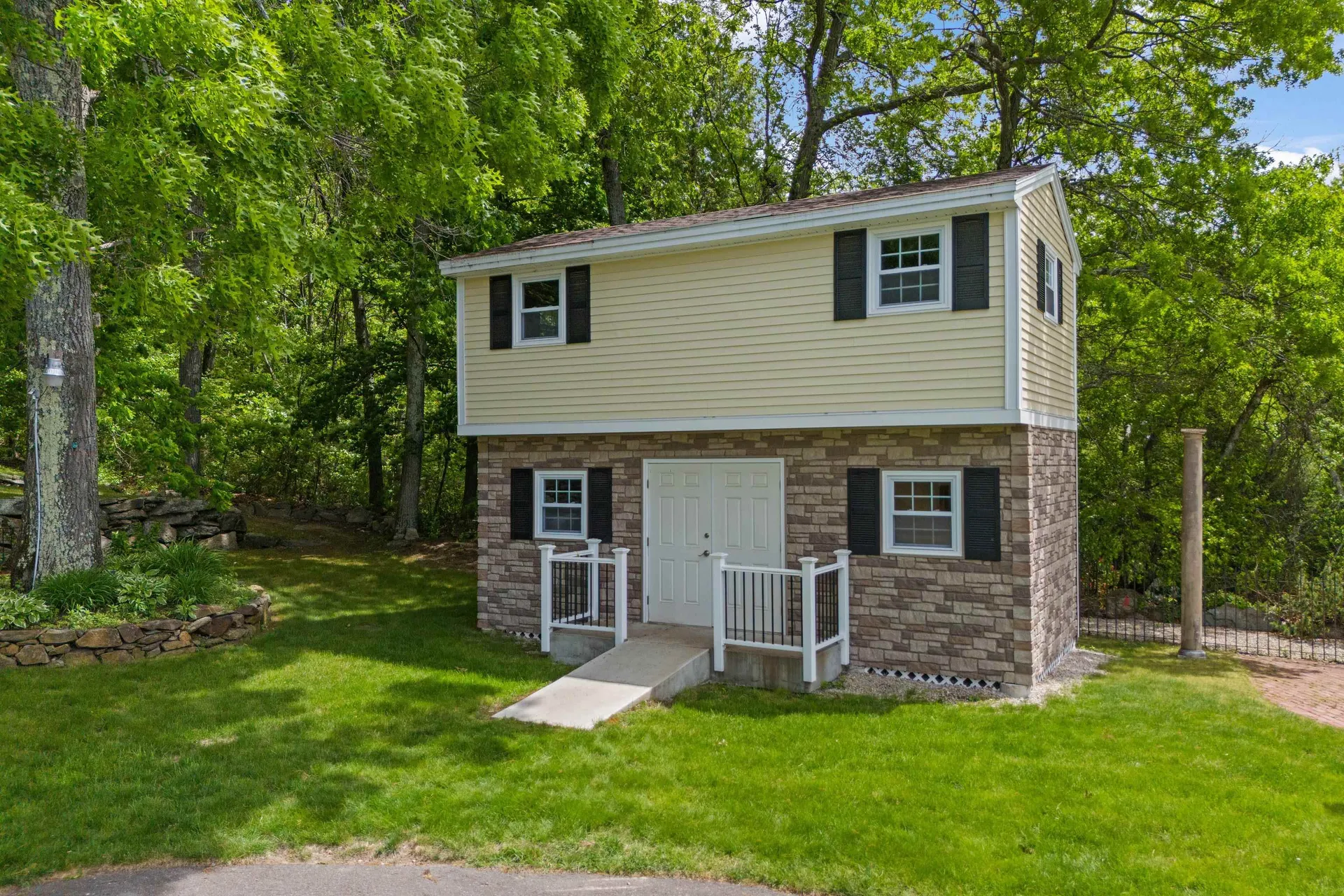 33 High Ridge Road Manchester NH 03104