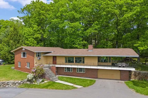 33 High Ridge Road Manchester NH 03104