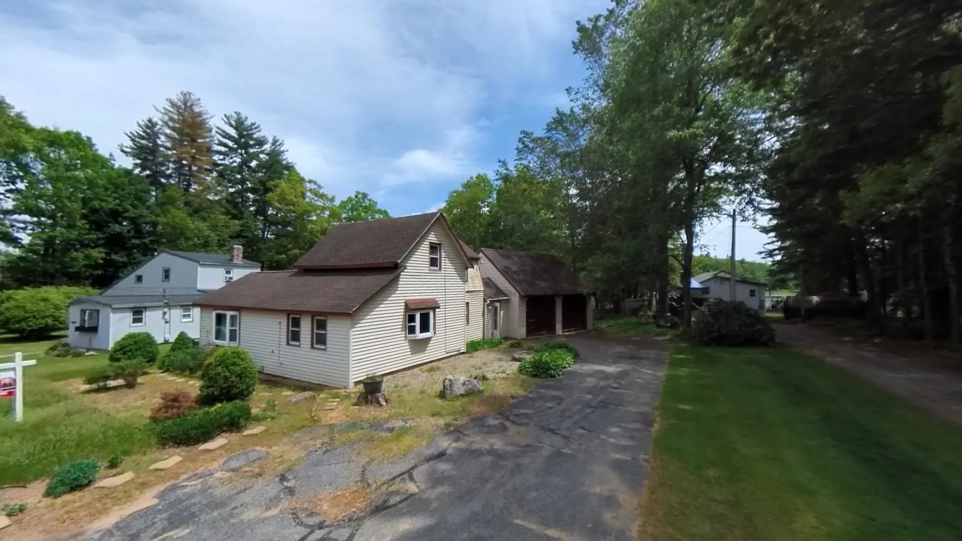 33 Coopers Grove Road Kingston NH 03848