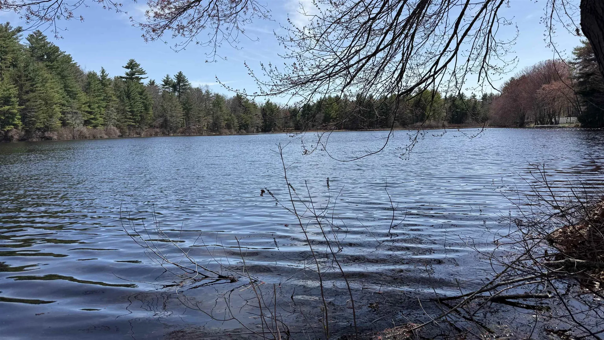33 Coopers Grove Road Kingston NH 03848