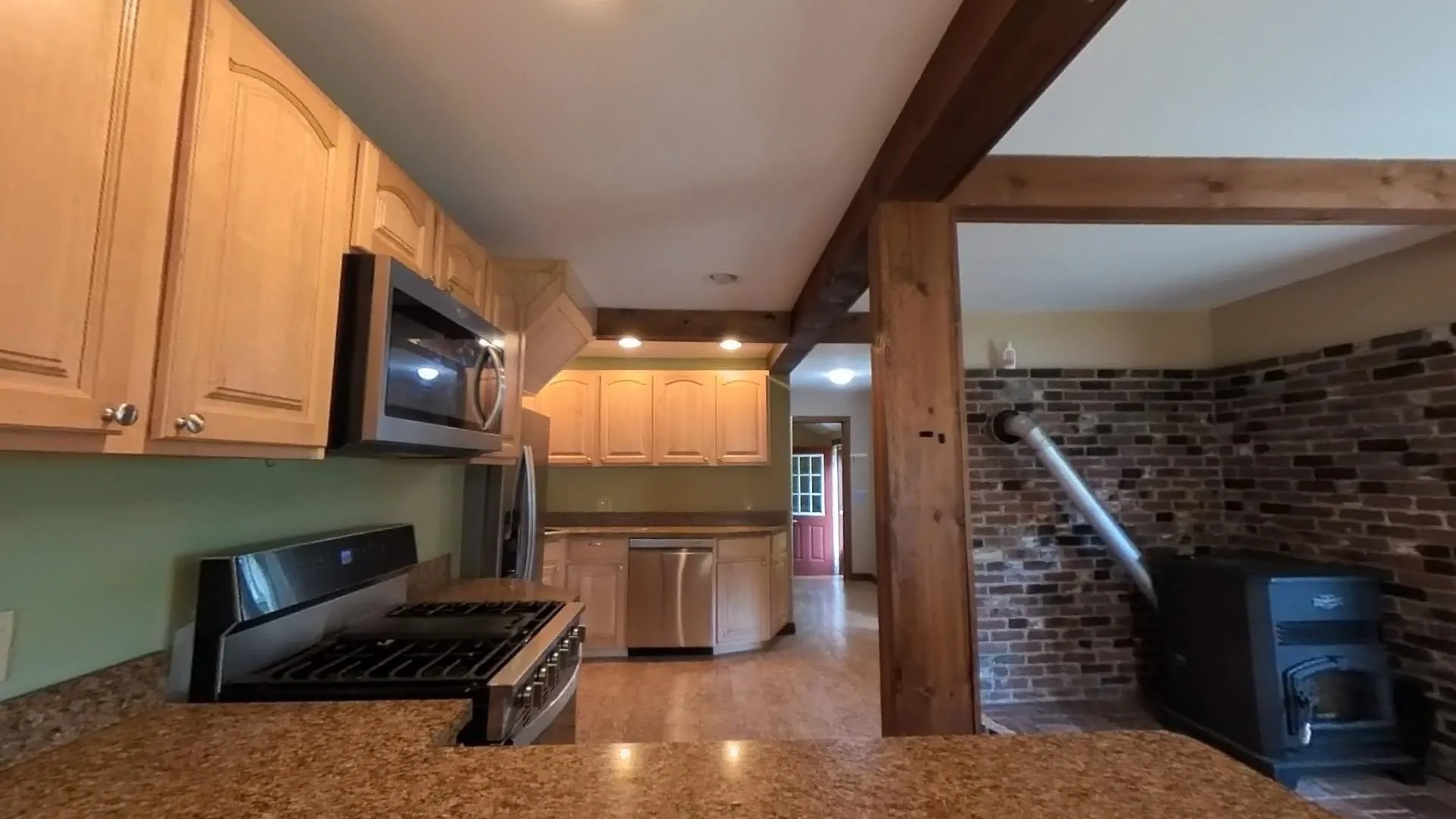 33 Coopers Grove Road Kingston NH 03848