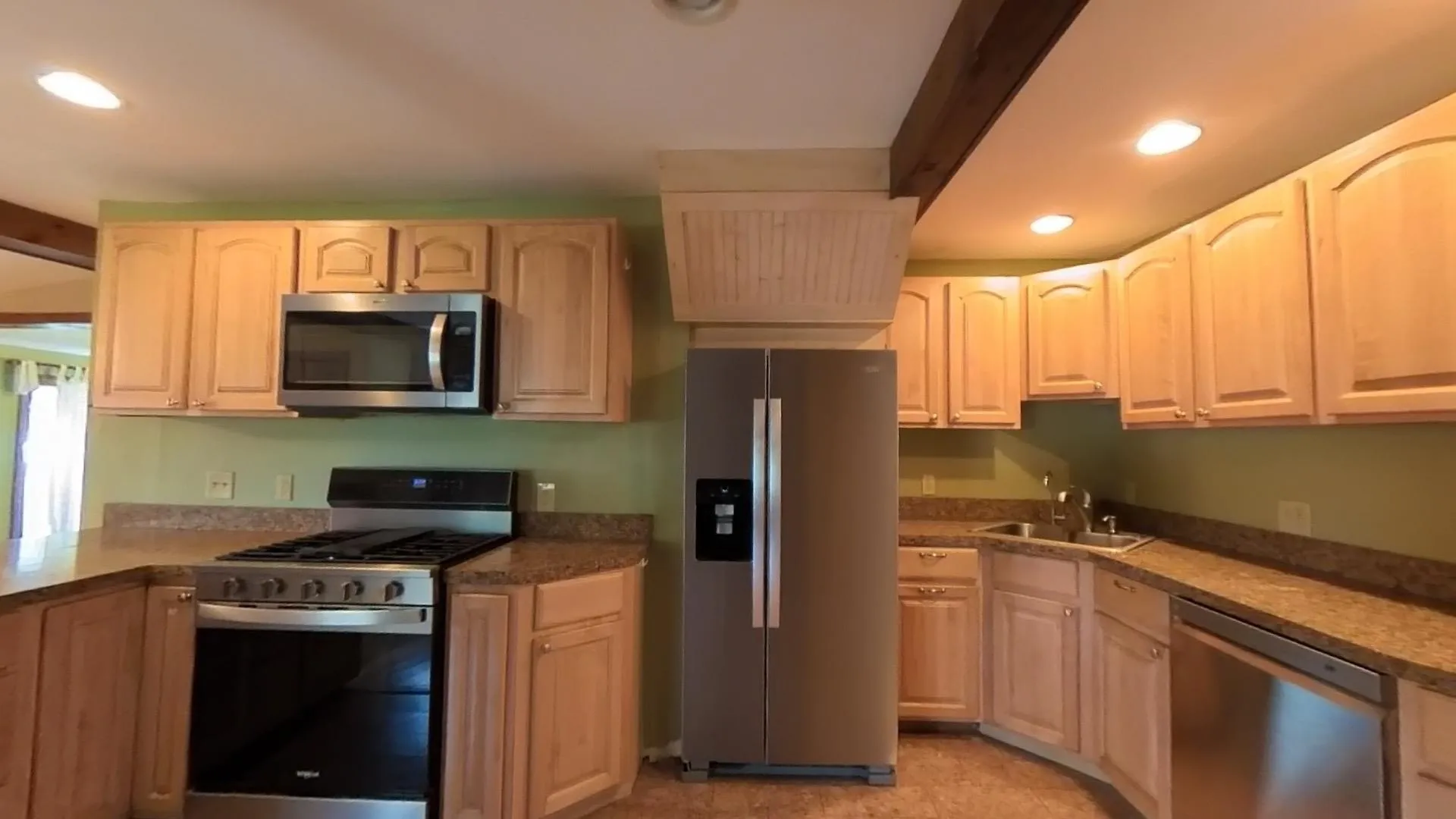 33 Coopers Grove Road Kingston NH 03848