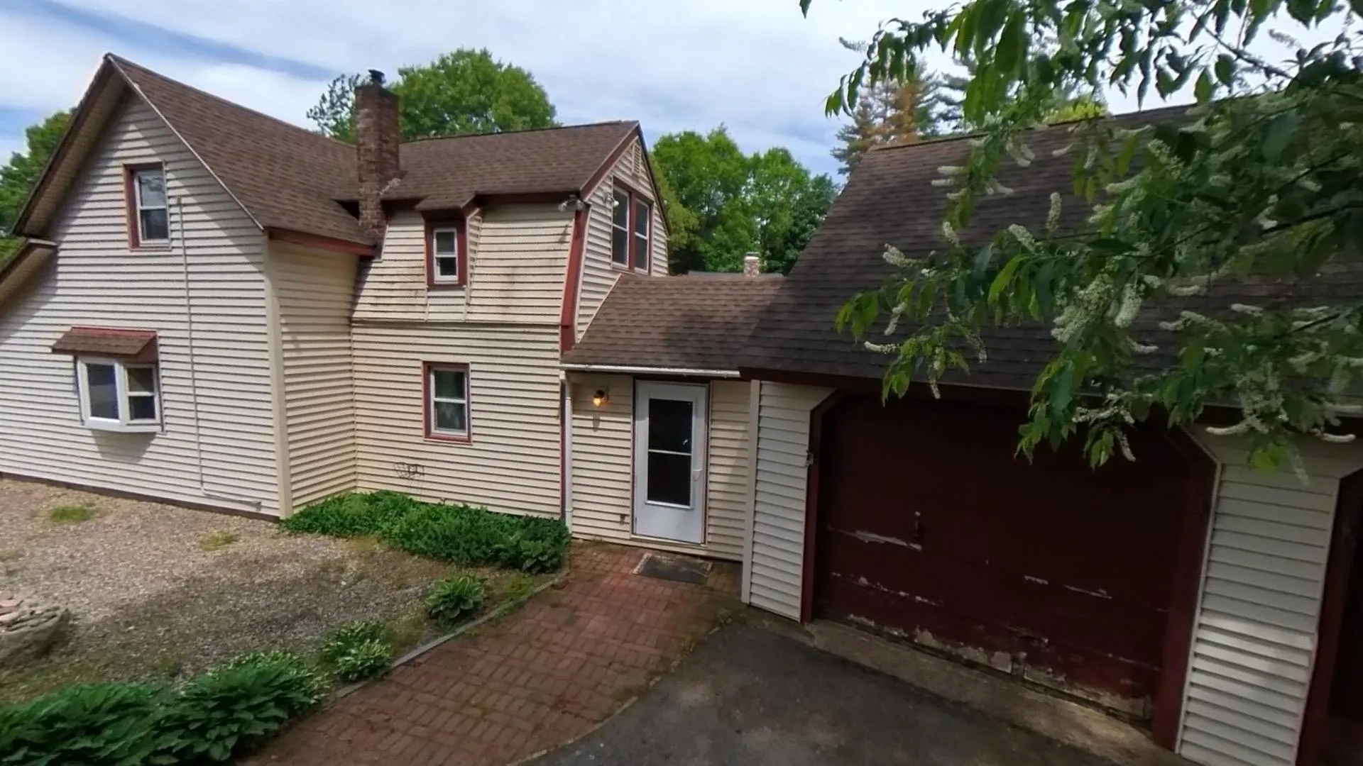 33 Coopers Grove Road Kingston NH 03848