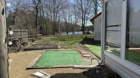 33 Coopers Grove Road Kingston NH 03848