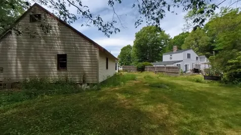 33 Coopers Grove Road Kingston NH 03848