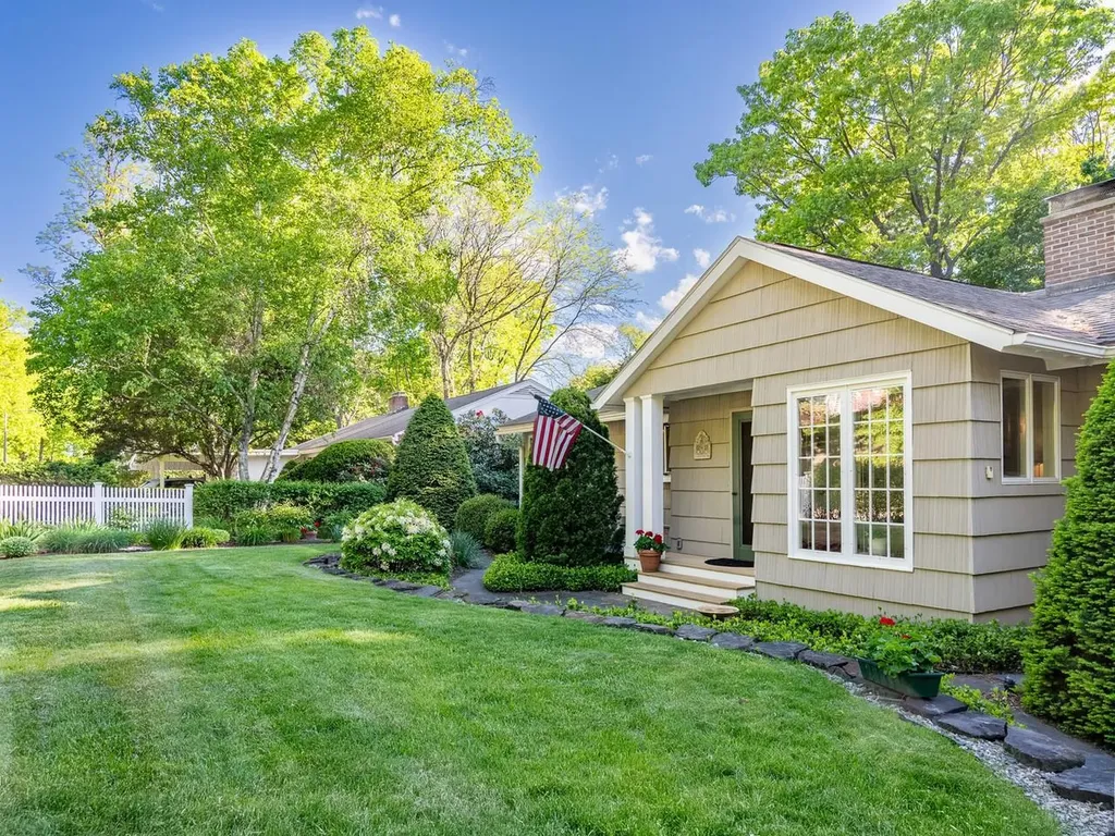 65 Deforest Heights Burlington VT 05401