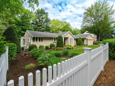 65 Deforest Heights Burlington VT 05401
