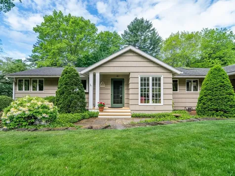 65 Deforest Heights Burlington VT 05401