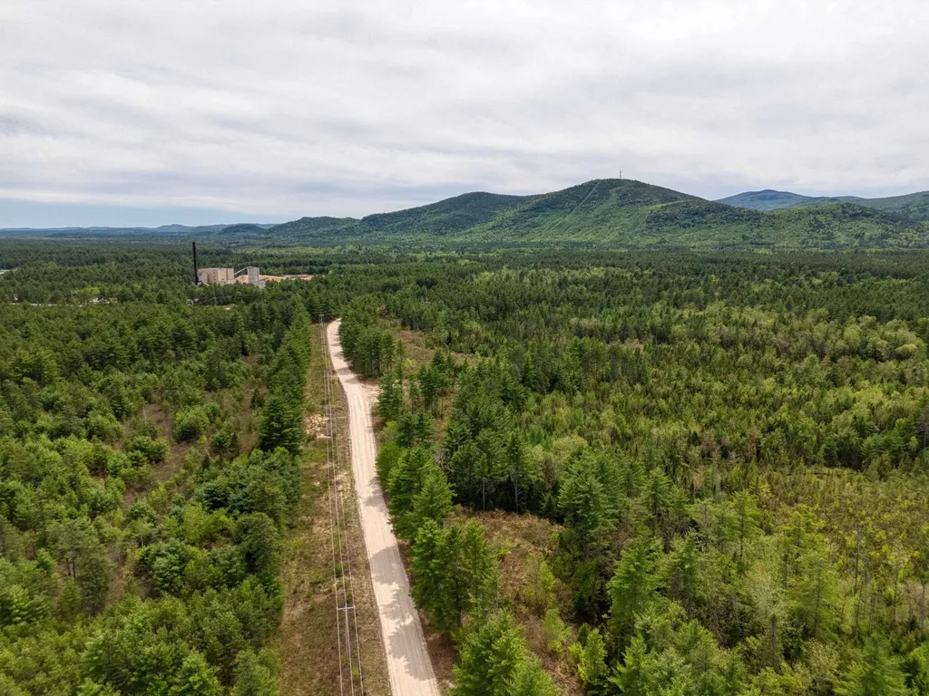 563 Plains Road Tamworth NH 03886