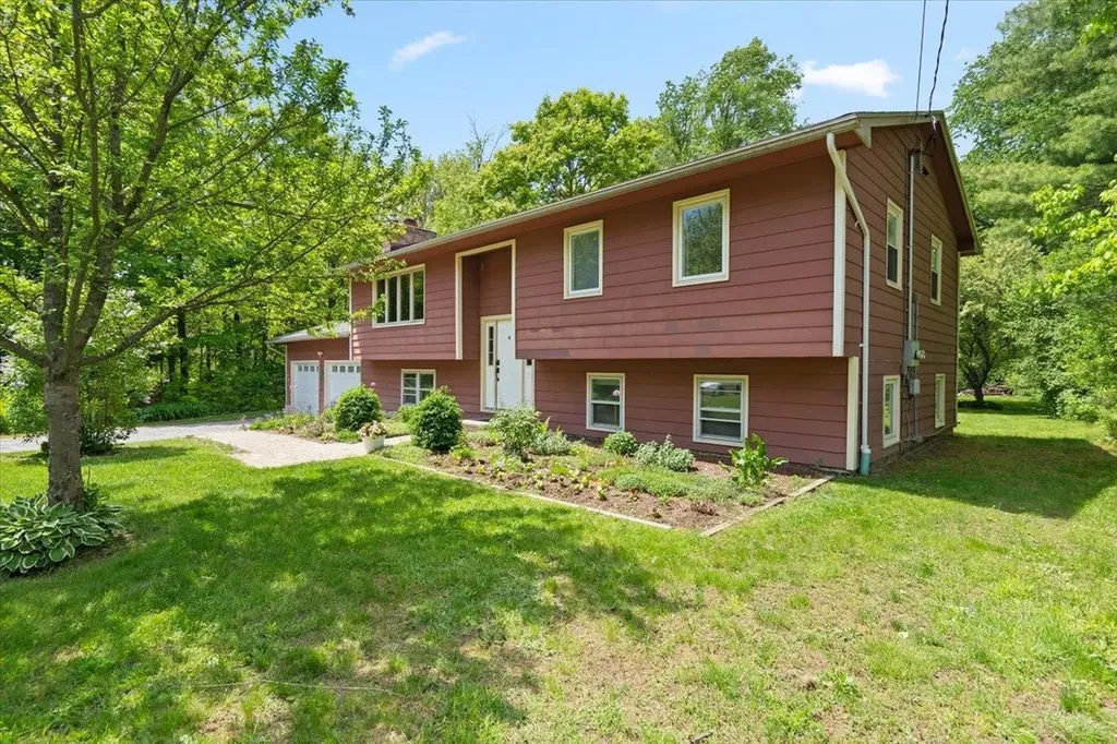 170 Raymond Road Colchester VT 05446