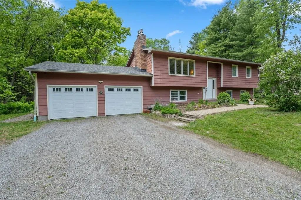 170 Raymond Road Colchester VT 05446