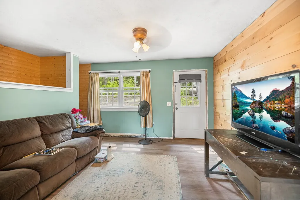 209 Matthews Road Swanzey NH 03446