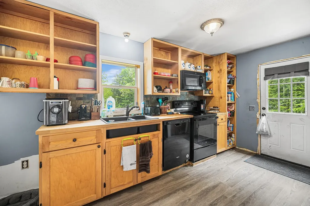 209 Matthews Road Swanzey NH 03446