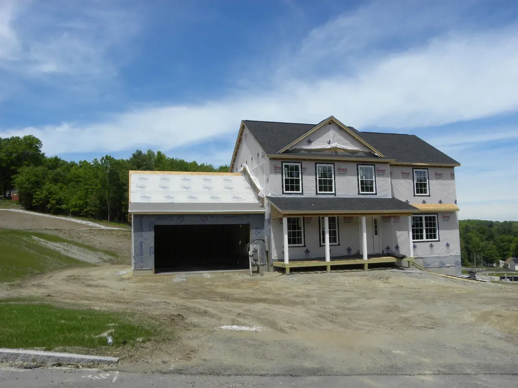 318 Karatzas Avenue Manchester NH 03104