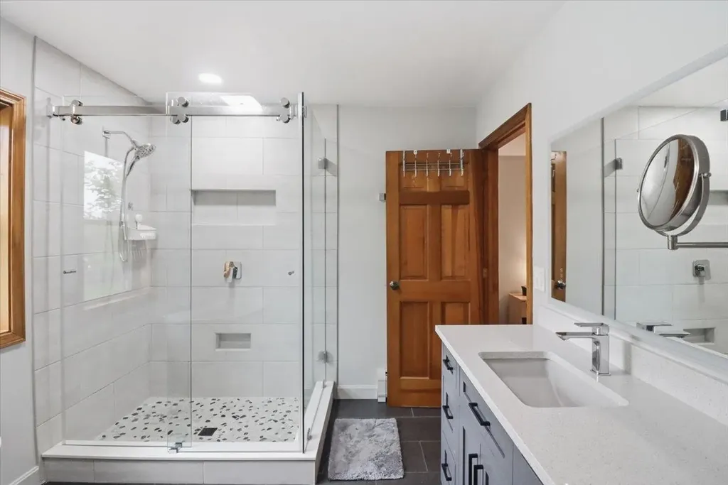 20 Village Drive Milton VT 05468