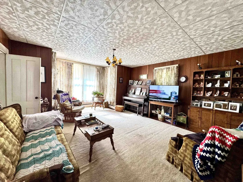 885 Washington Street Stewartstown NH 03597