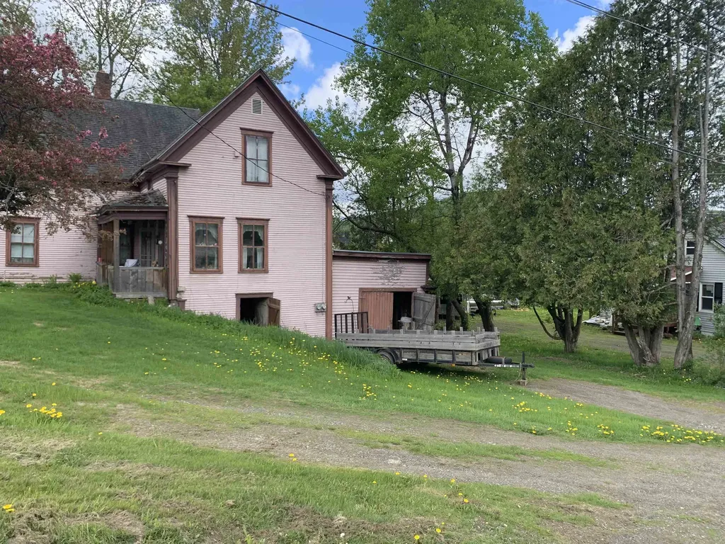885 Washington Street Stewartstown NH 03597