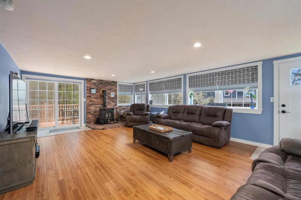 12 Brookhurst Lane East Meredith NH 03253