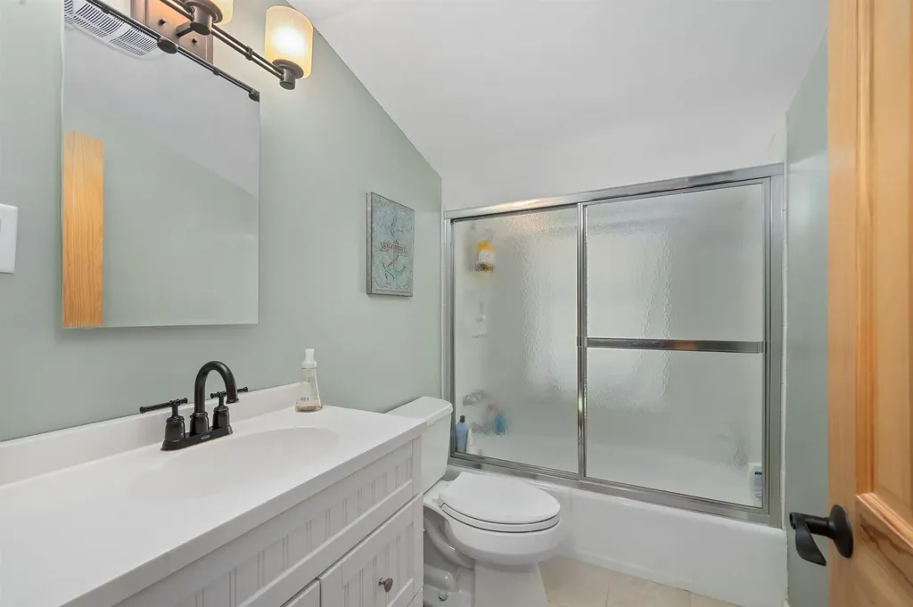12 Brookhurst Lane East Meredith NH 03253
